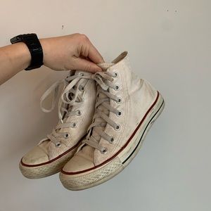 Worn White Converse 🤍